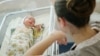 Роды по коду: в Кыргызстане предлагают анонимность для женщин с нежелательной беременностью