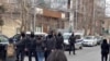 Полиция оцепила здание в Баку, где находится офис независимого издания Toplum.TV