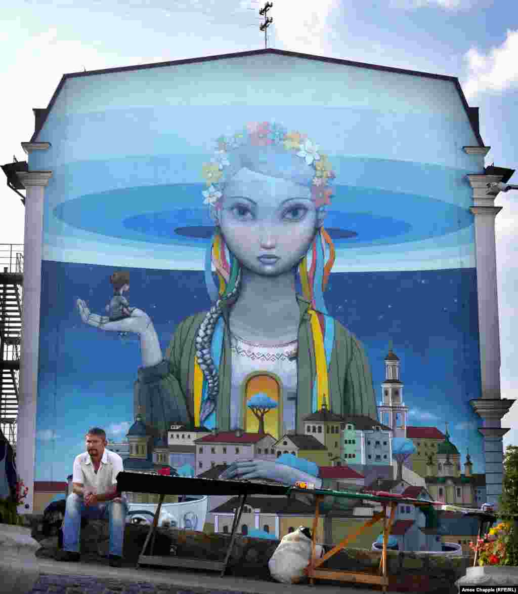 "Возрождение" – совместная работа украинского художника Kislow и француза Seth Globepainter