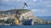 Разделка на металл списанного корабля Черноморского флота РФ у причала Вторчермета в Инкермане