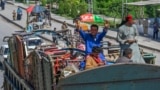 Власти Пакистана продолжают депортировать афганцев