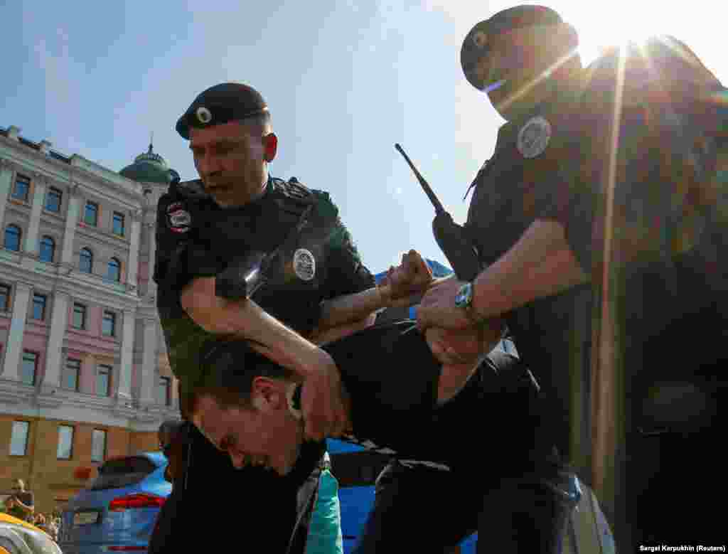 Разгон акции в Москве. ОНЛАЙН трансляция с акции – ЗДЕСЬ