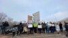В Алматы полиция оцепила собравшихся на митинг в память жертв расстрела в Жанаозене