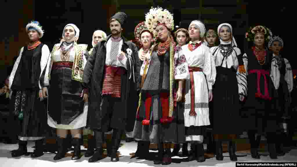 Вышиванка является символом единства украинского народа. В стране даже празднуется День вышиванки